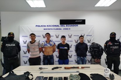 Cinco sospechosos fueron detenidos. Cuatro son adultos y uno es menor de edad.
