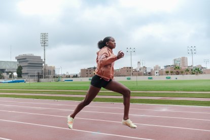 La paratleta ecuatoriana Kiara Rodríguez figura entre las favoritas en las pruebas de salto largo y 100 metros planos.
