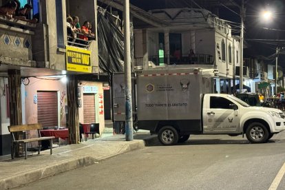 Las víctimas fueron sorprendidas cuando comían en un restaurante.