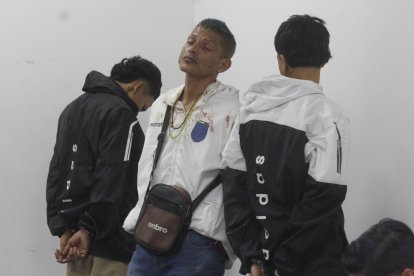 Un adulto y dos adolescentes fueron capturados por la Policía.