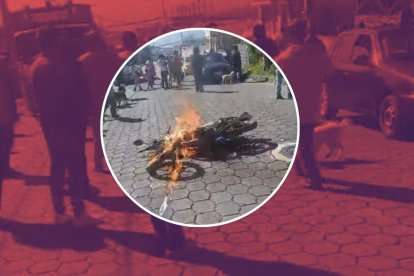 La moto quedó completamente incinerada.