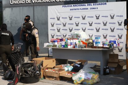 Las medicinas quedaron como evidencias del atraco.