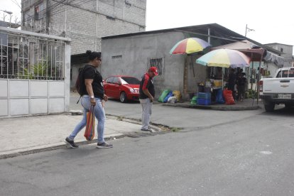 Este sábado, en el sitio del atentado, moradores seguían sorprendidos por lo ocurrido con la pareja.