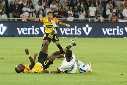 Barcelona y una caída horrible en Quito, LDUQ goleo 3-0.