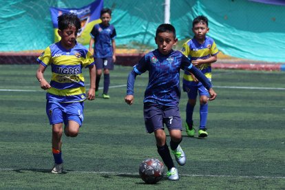 Esnayder Soldado durante la final de la categoría sub-10 en el que fue su último juego con la escuela San Juanito de Monjas.