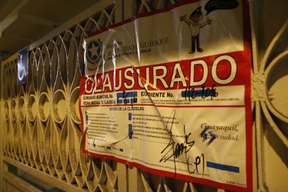 Centro de rehabiliatación clausurado por la comisaria municipal.