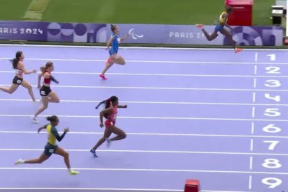 Kiara Rodríguez fue ampliamente superior a sus rivales en la prueba de los 100 m planos, categoría T46/47.