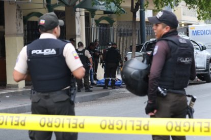 En Esmeraldas y Alcedo, centro de Guayaquil, robaron y asesinaron a un hombre.