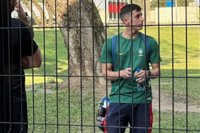 Ecuatoriano fue detenido por grabar el entrenamiento de Brasil.