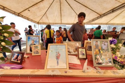 Ocho de las nueve víctimas fueron veladas en el barrio 20 de Mayo, en El Coca, provincia de Orellana.