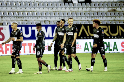 Aucas fue derrotado por Técnico Universitario en el Bellavista