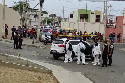 La víctima se movilizaba en un vehículo blanco.