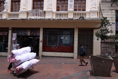 El negocio en el que ocurrió el robo permanece cerrado.