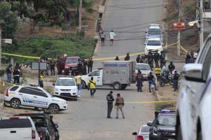 El 4 de julio, un policía fue asesinado en la cooperativa Balerio Estacio. El crimen se atribuyó a Los Tiguerones.