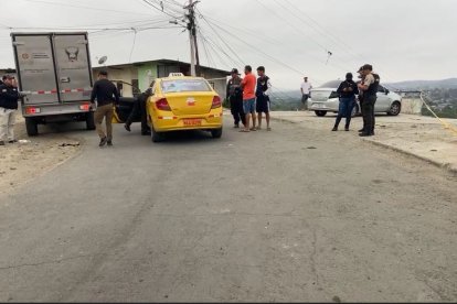 Taxista fue baleado cuando estaba laborando en Portoviejo.