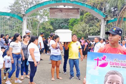 Los restos del niño Matheo fueron sepultados en el cementerio de la parroquia San Cristóbal.