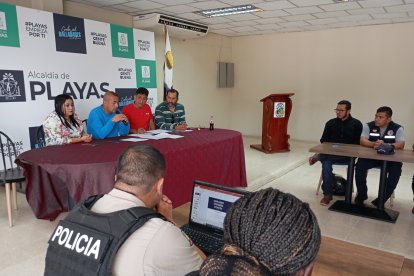 Este domingo 8 de septiembre se desarrolló una reunión con los integrantes del COE cantonal.