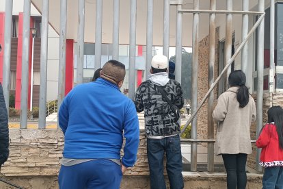 En el Centro Forense reconocieron a los dos parientes fallecidos.