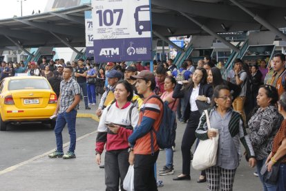 Usuarios de la transportación urbana tuvieron líos este 9 de septiembre.
