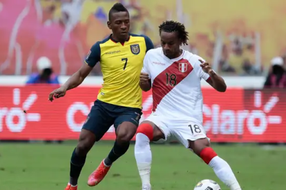 Ecuador enfrentando a Perú por eliminatorias sudamericanas