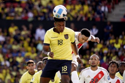 John Mercado fue la sorpresa en la alineación de Ecuador ante Perú.