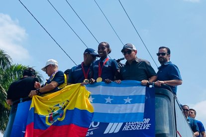 Kiara Rodríguez realiza un paseo por las calles de Guayaquil.