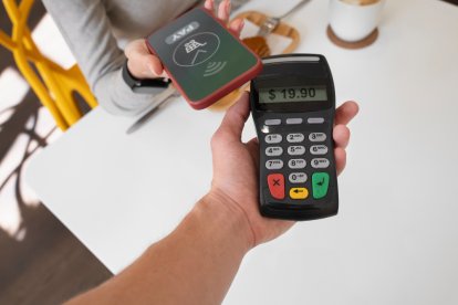 Se tiene como objetivo objetivo mejorar la eficiencia, seguridad y transparencia del sistema de pagos electrónicos en el país.