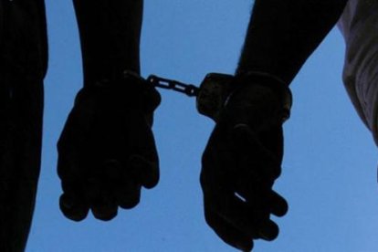 Los dos detenidos serán juzgados por la justicia ecuatoriana por el asesinato del policía.