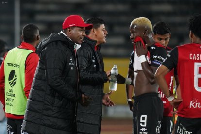 AV25 no logró la clasificación y aún así continuará en competencia.