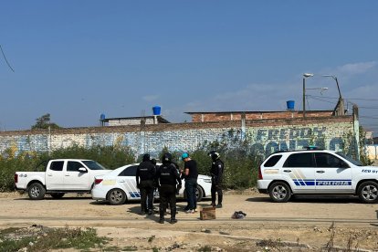 Fuerzas del orden llegaron tras la novedad de una cabeza huamana en Puerto Bolívar.