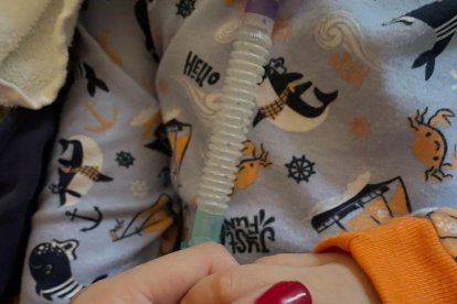 Imagen compartida en redes sociales por Karime Borja junto a su hijo, Mateito.