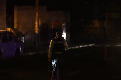 Un hombre fue asesinado poco tiempo después de iniciado el apagón en Quito.