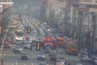 El transito se encontraba detenido en la intersección de Machala y Alcedo.