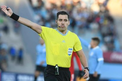 Cristian Garay será el juez que estará presente en Uruguay vs Ecuador por eliminatorias sudamericanas