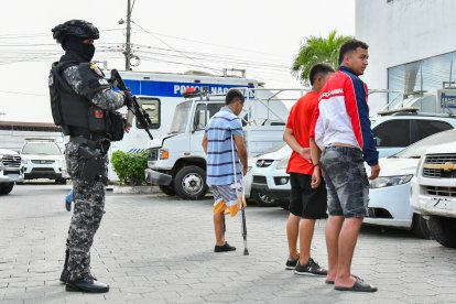 El ciudadano con muletas pertenecería a una banda delictiva.