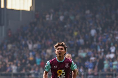 Jeremy Sarmiento destacó en el triunfo de Burnley.