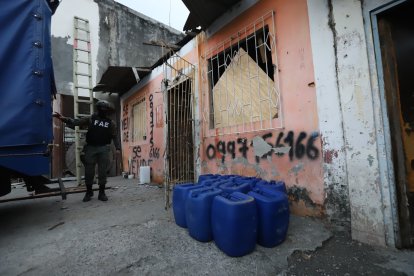 Encuentran material explosivo en Barrio Lindo, Durán.