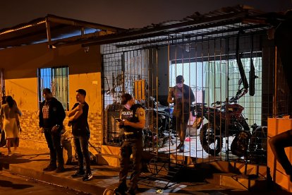 Dos hombres fueron asesinados en un taller de motos, en la parroquia Buenavista de Pasaje.