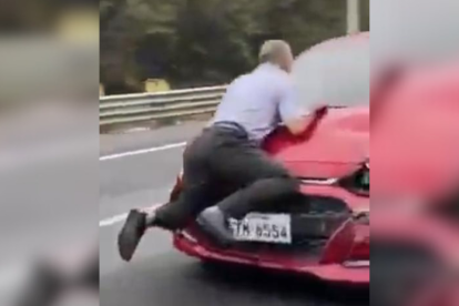 La víctima del hecho, que aparece precisamente en la imagen, fue hallada por personal de Segura EP, indicó el alcalde de Guayaquil.