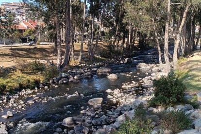 El río Yanuncay mejoró su caudal tras la lluvia registrada durante el fin de semana.