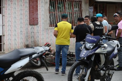 Las cuatro personas fueron baleadas y luego incineradas. Un día después de los hechos violentos, en los sectores había señas de cada caso.