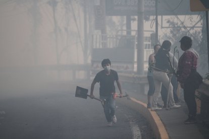Suspensión de clases presenciales en Quito por incendios forestales.