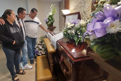 La víctima fue velada en una sala privada de la Alborada desde la noche del miércoles 25. Su sepultura estaba prevista para este viernes.
