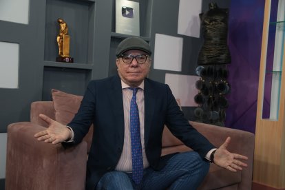 Vito Muñoz dice que disfruta de realizar su trabajo como presentador deportivo. 
S