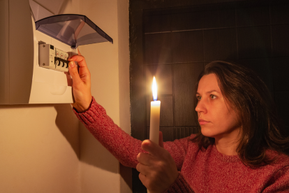 Toma recaudos durante los apagones para cuidar tus electrodomésticos.