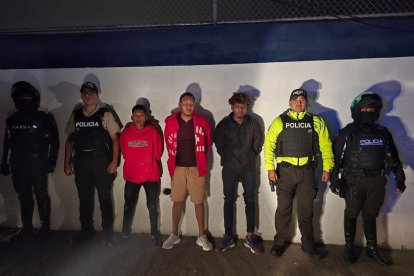 Estos hombres serán juzgados directamente tras admitir que portaban revólveres y una pistola.