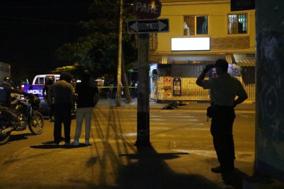 Los policías llegaron para atender la emergencia en Durán.