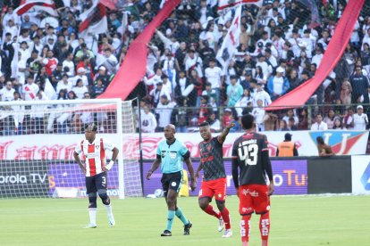 El último juego entre Liga de Quito y El Nacional, en Casa Blanca, se jugó sin la presencia de hinchas visitantes.