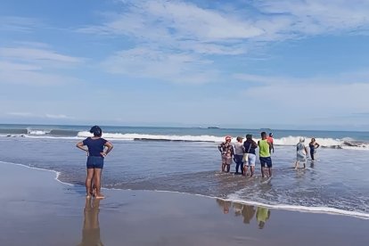 Familiares y amigos de la estudiante esperaban que aparezca el cuerpo.