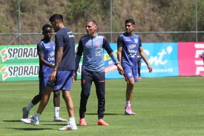 El seleccionador Sebastián Beccacece recibirá de a poco a los convocados a la Tri.